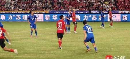 苗润东远距离任意球直接破门，连云港1-2徐州