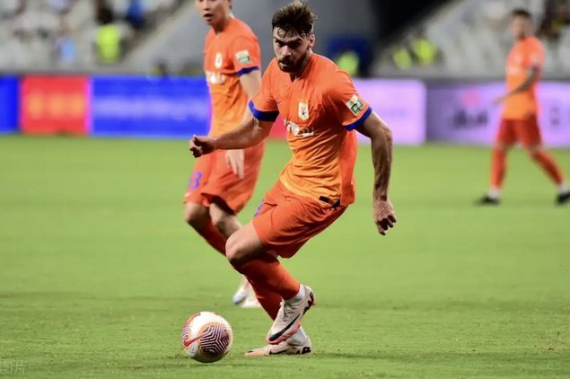 泽卡抢点破门 泰山2-0完胜玉昆