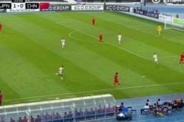 杨毅怒斥董路：冲钱无门？