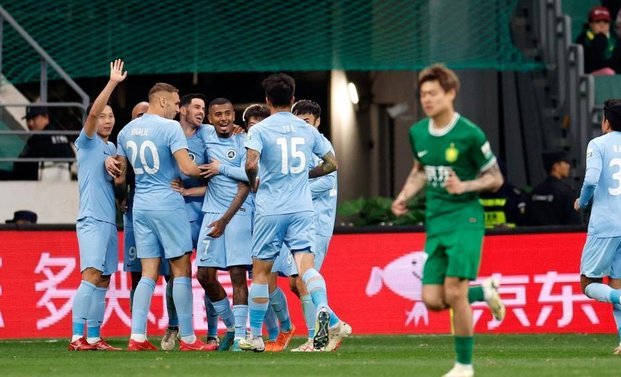 北京国安4比0完胜深圳新鹏城