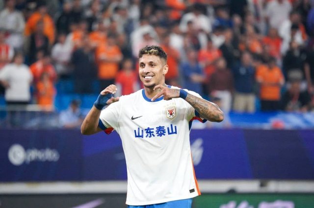 泰山克雷桑刘洋闪击破门3-1终结海牛6连败