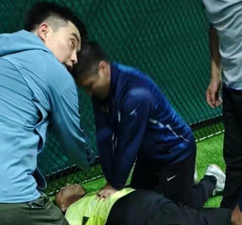 成都蓉城赛前突发事件：观众晕倒后抢救无效离世